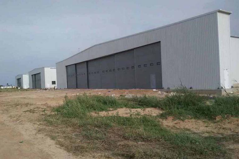 07 Aircraft hangar in Niger