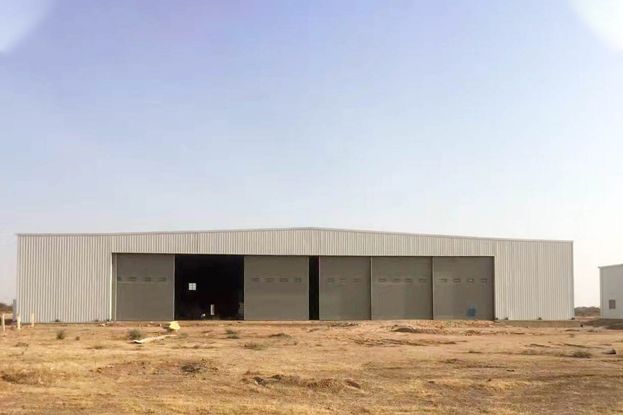 Aircraft hangar in Niger5
